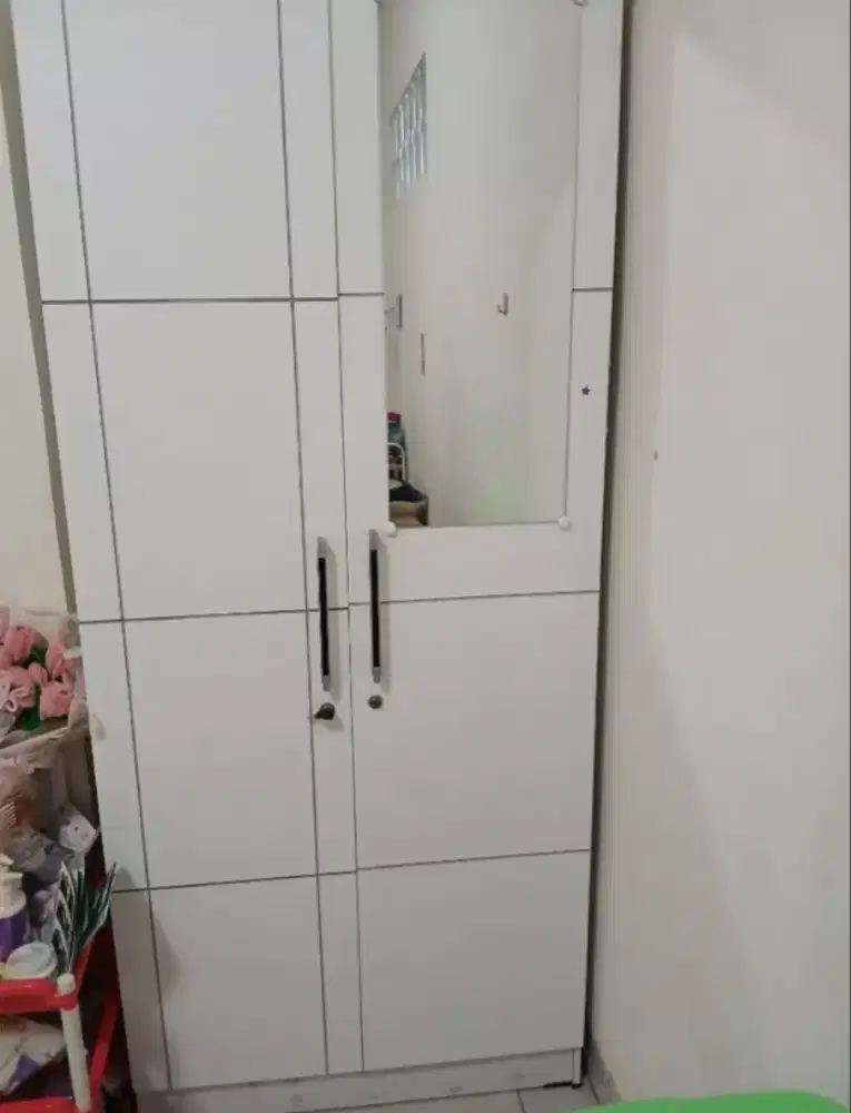 Lemari pakaian 2 pintu