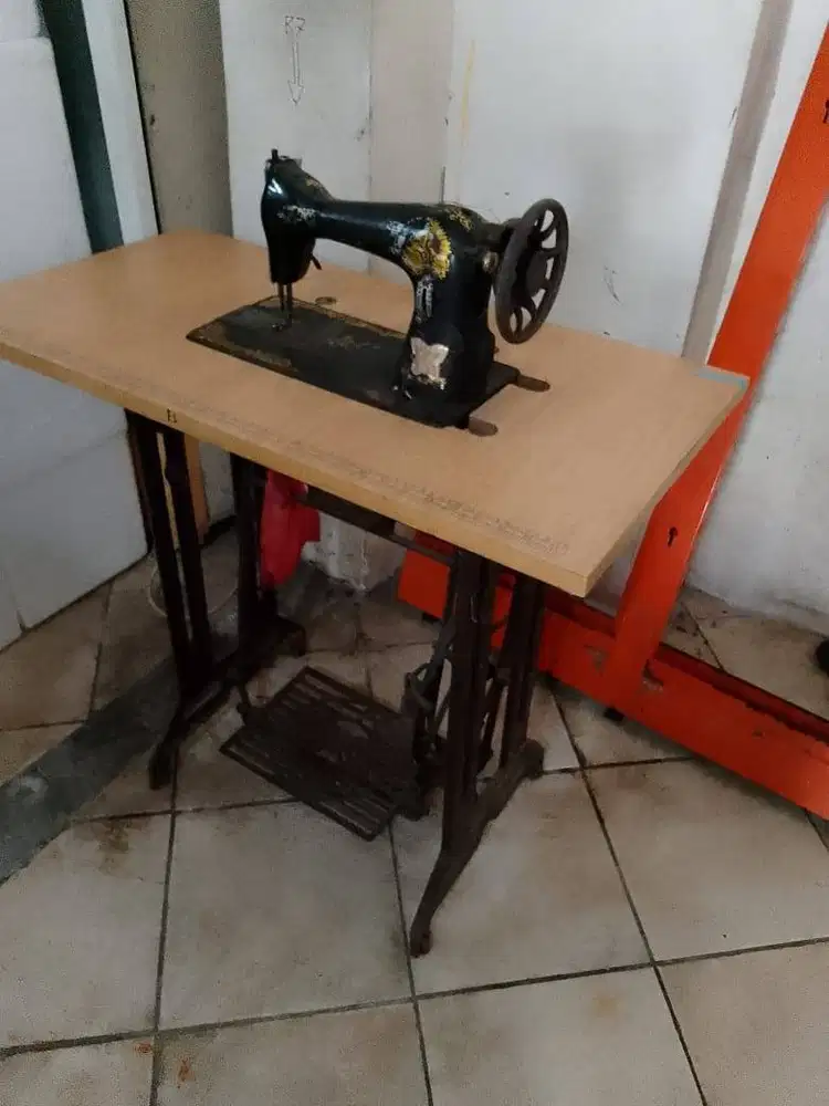 MESIN JAHIT VINTAGE BEKAS BUTTERFLY
