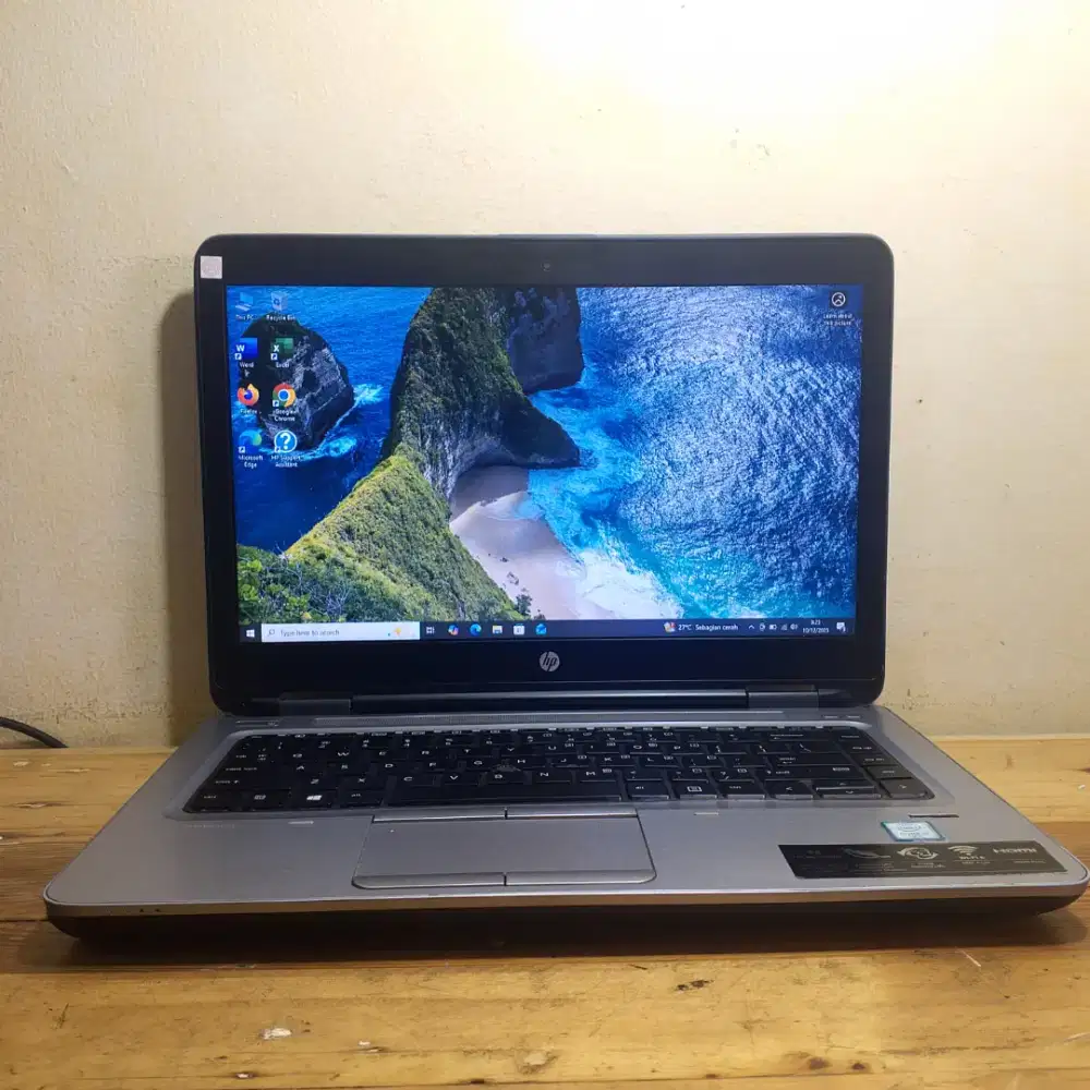 Laptop desain HP core i5 Ram 4 GB SSD 128 GB + HDD 500 GB