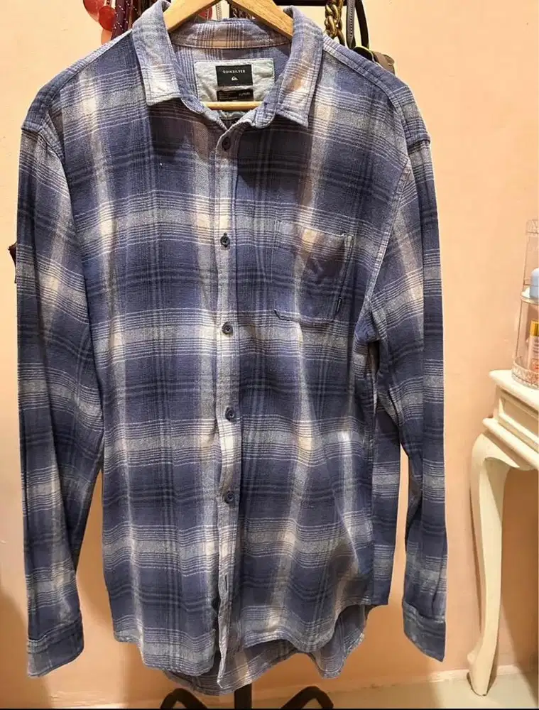 kemeja flanel quiksilver