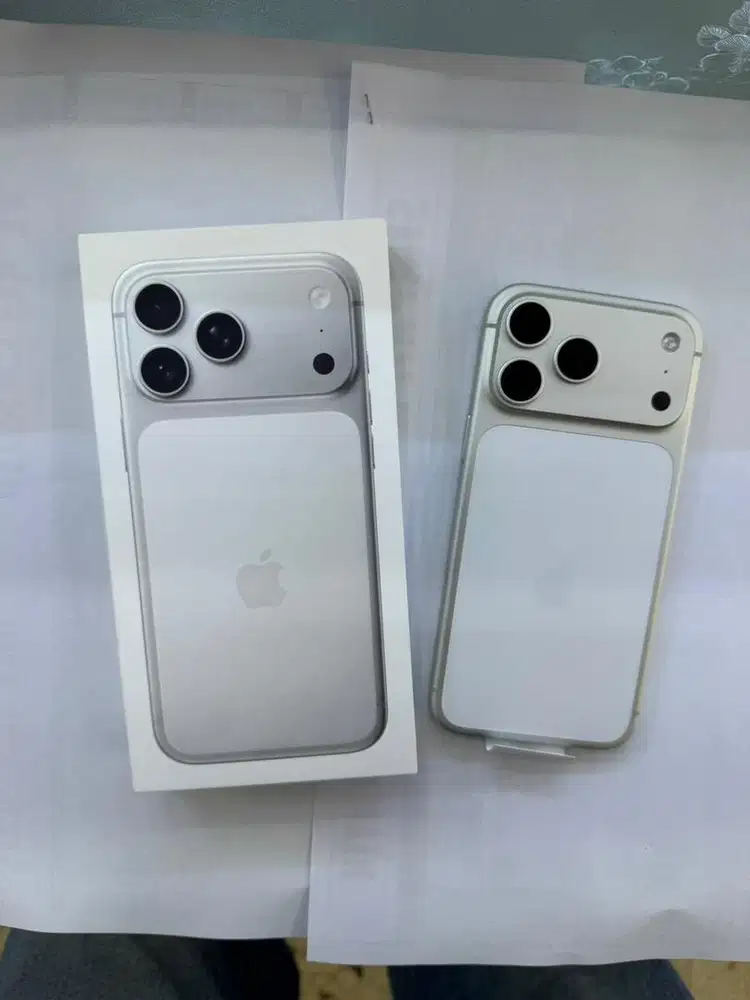 Iphone 17 pro max 512gb inter sudah cukai seperti baru