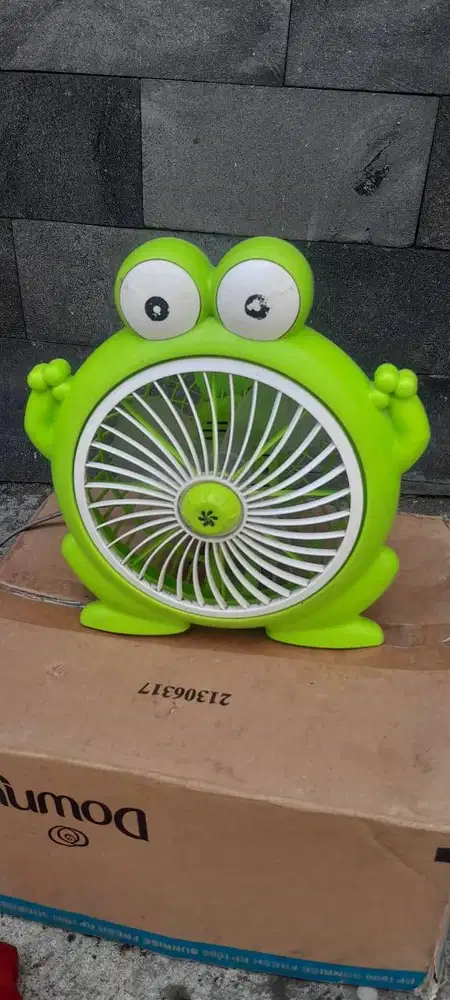 KIPAS ANGIN ANAK/KIPAS ANGIN KARAKTER BEKAS