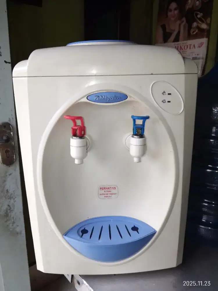 Dispenser Kondisi Bekas