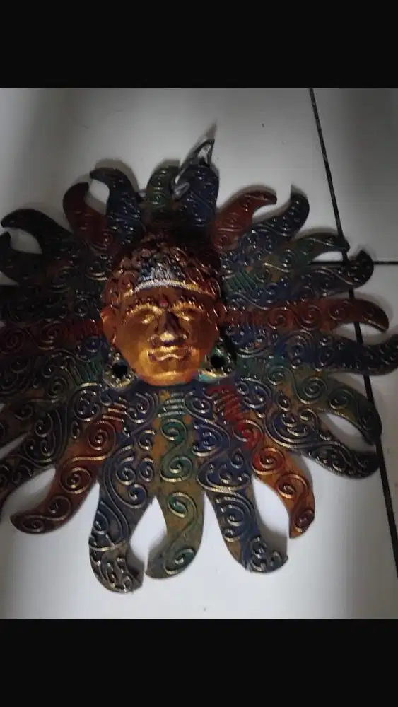 pajangan dinding motif matahari