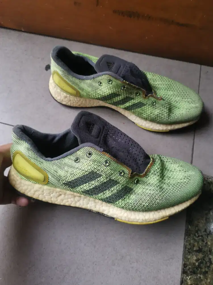 Sepatu Adidas running Made in China