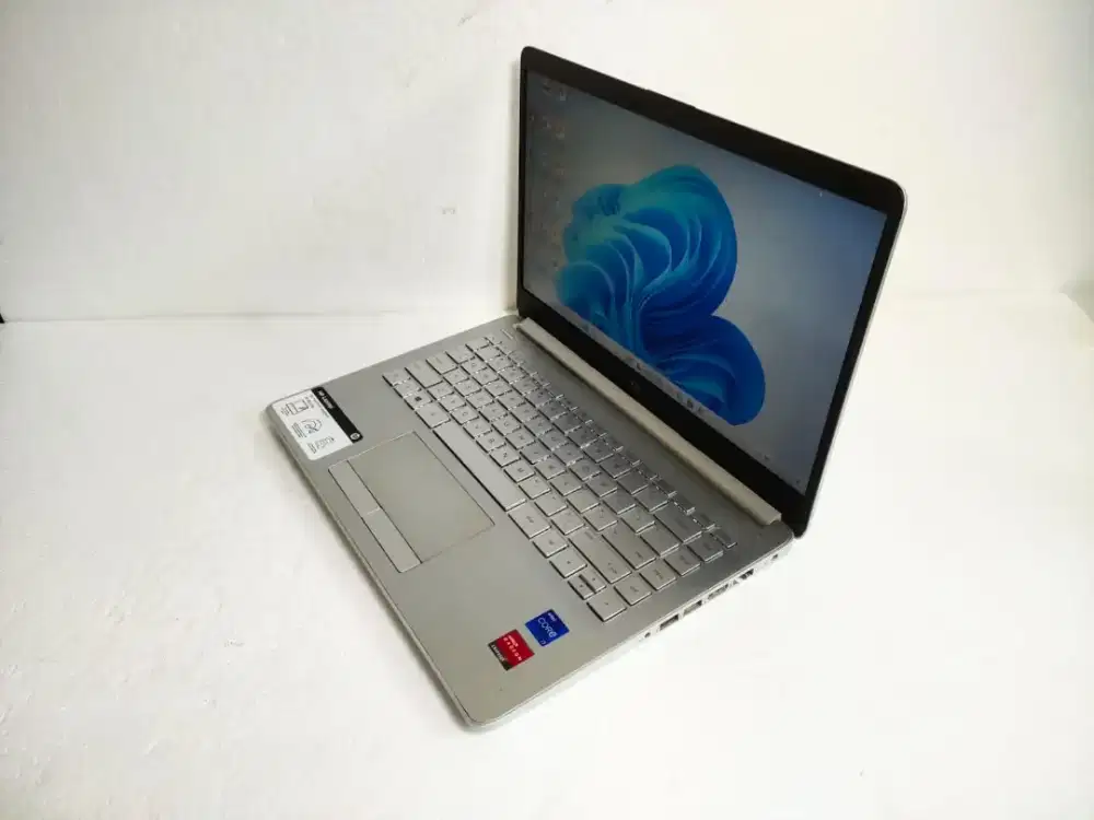laptop simpel enak di bawa kmn mana