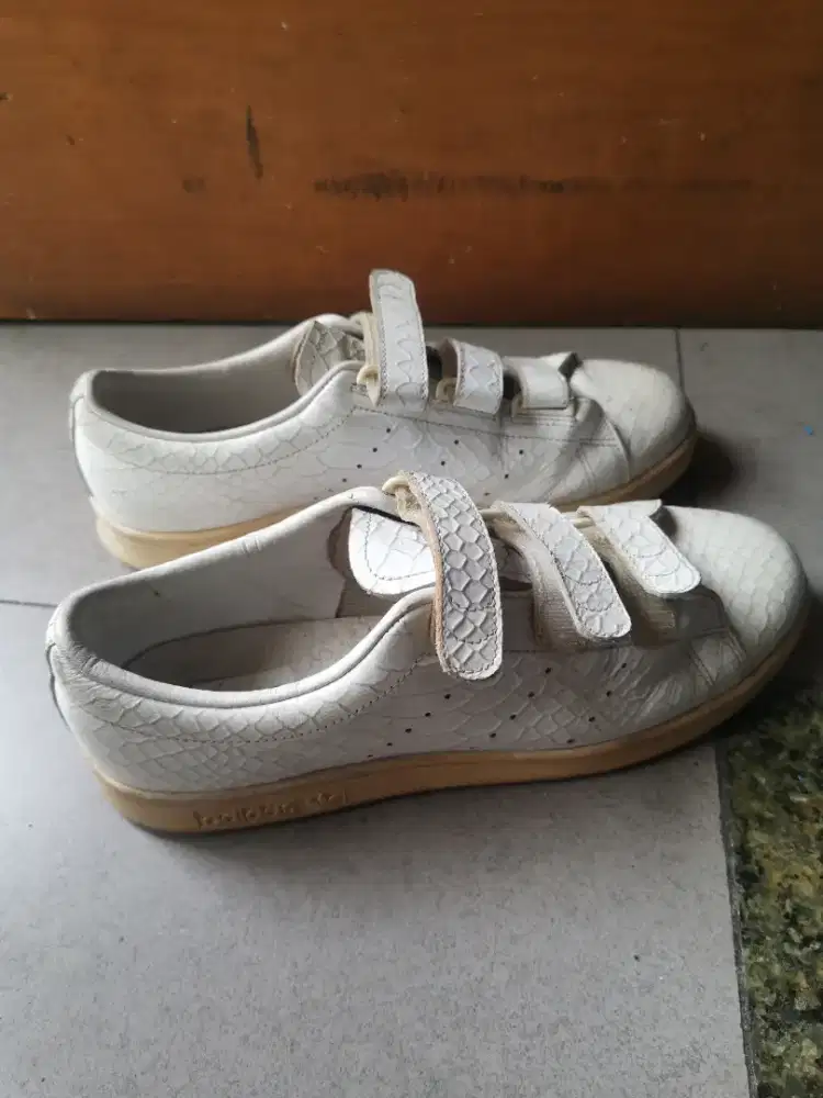 Sepatu Adidas hyke orginal tokyo putih