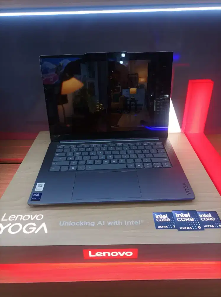 Cicilan tanpa kartu kredit Laptop Lenovo Yoga Intel core ultra 9