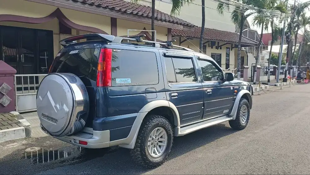 Ford Everest solar matik joss