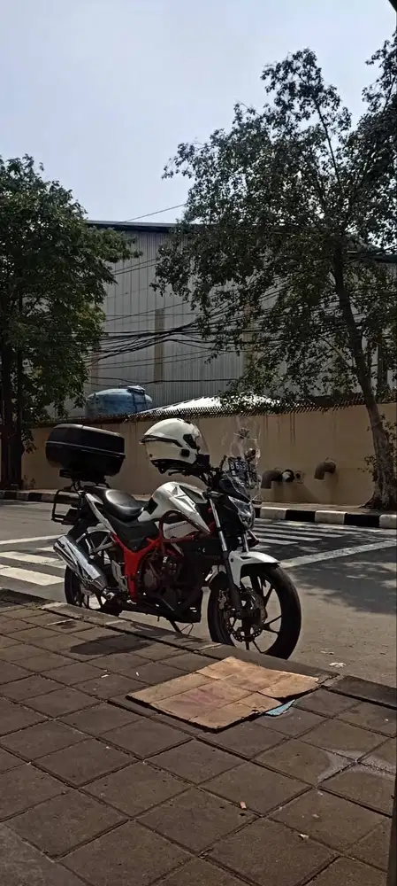 CB 150 R 2020 warna putih