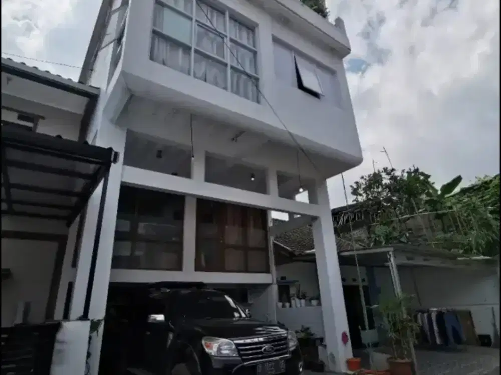 Rumah Elegant 4 Lantai Full Furnish – Harga di Bawah Pasaran! | Cihanjuang Rahayu, Bandung Barat