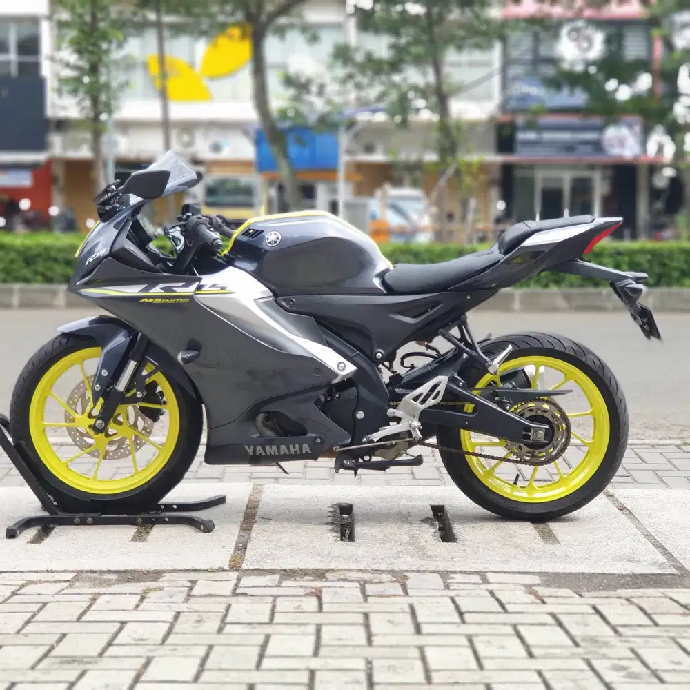 YAMAHA YZF R15 V4 GREY 2023 KM LOW PAJAK PANJANG SIAP GASPOL