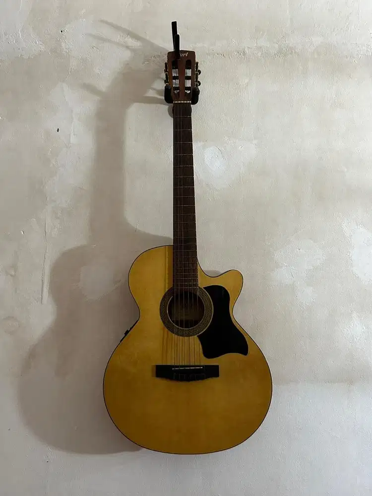 gitar cort cec op klasik