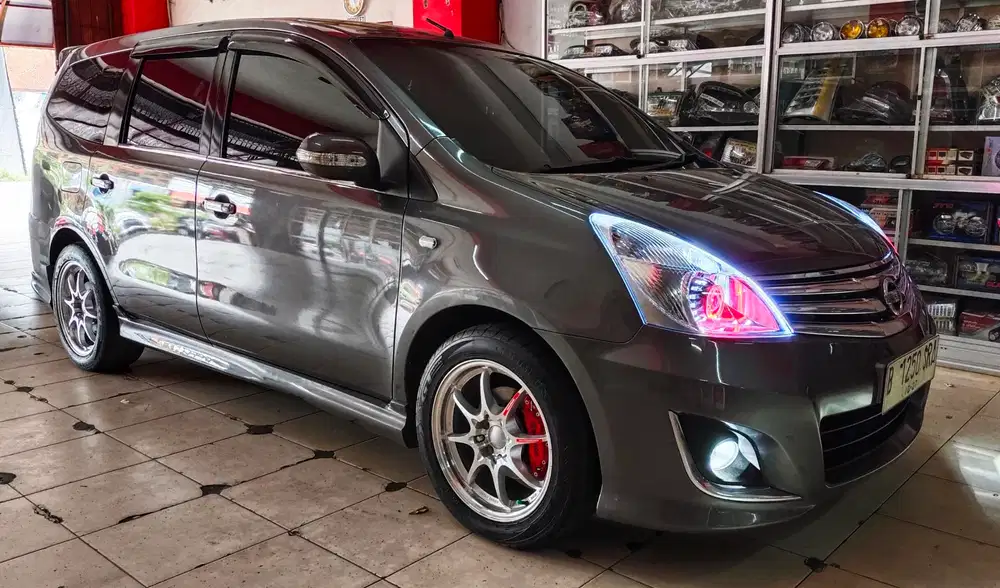 Nissan Grand livina 2012 Bensin