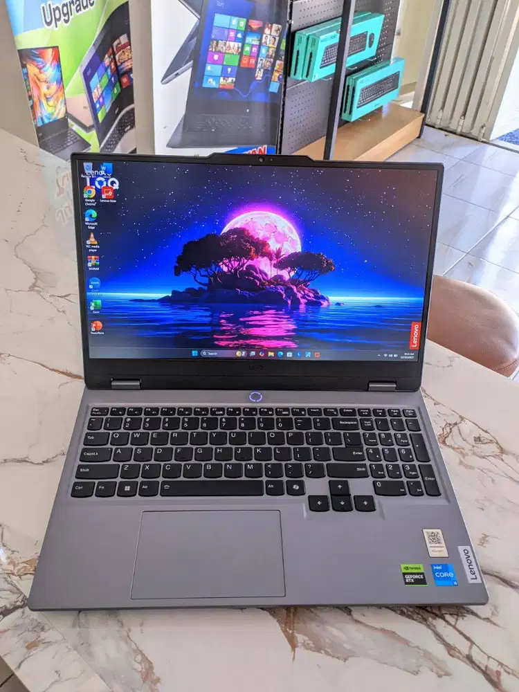 LENOVO LOQ 15IAX9E (abu-abu)