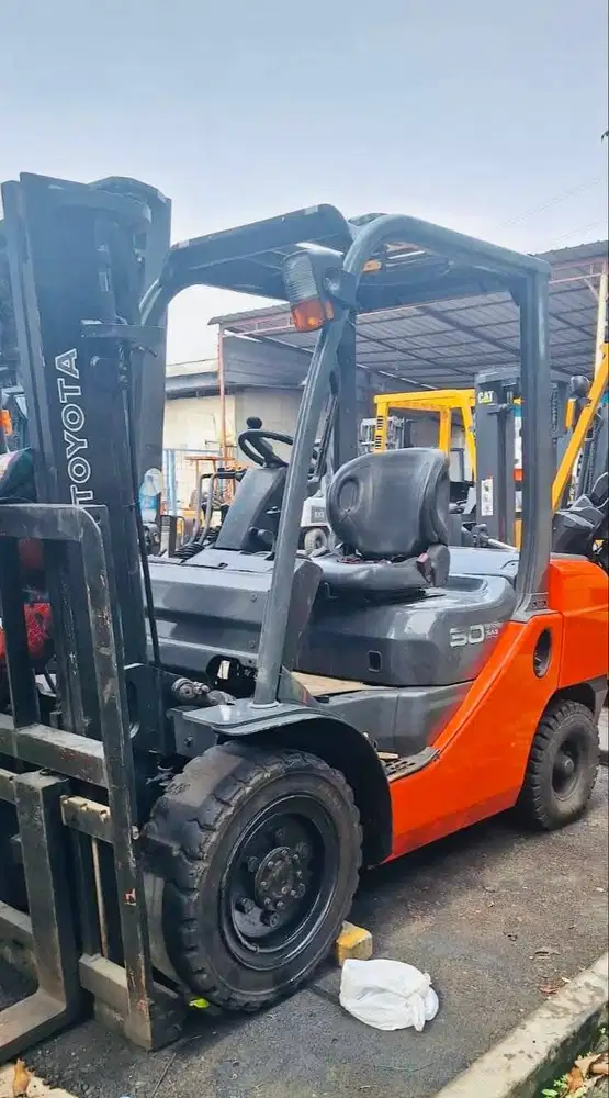 Forklift Toyota 3 Ton,Manual,Tiang 3 Meter,1DZ-II,8FD30,Tahun 2013