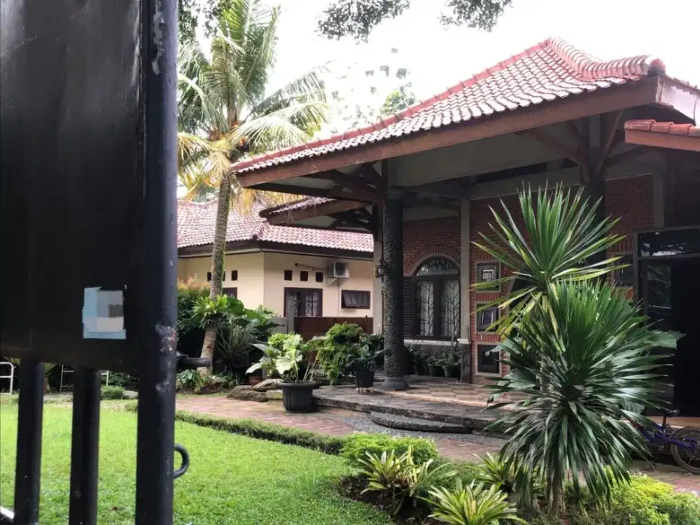 RUMAH LUAS ASRI SDH INCLUDE FURNITURE BUILD IN & ADA PRIVATE POOL 5 MENIT KE MALL THE PARK SAWANGAN