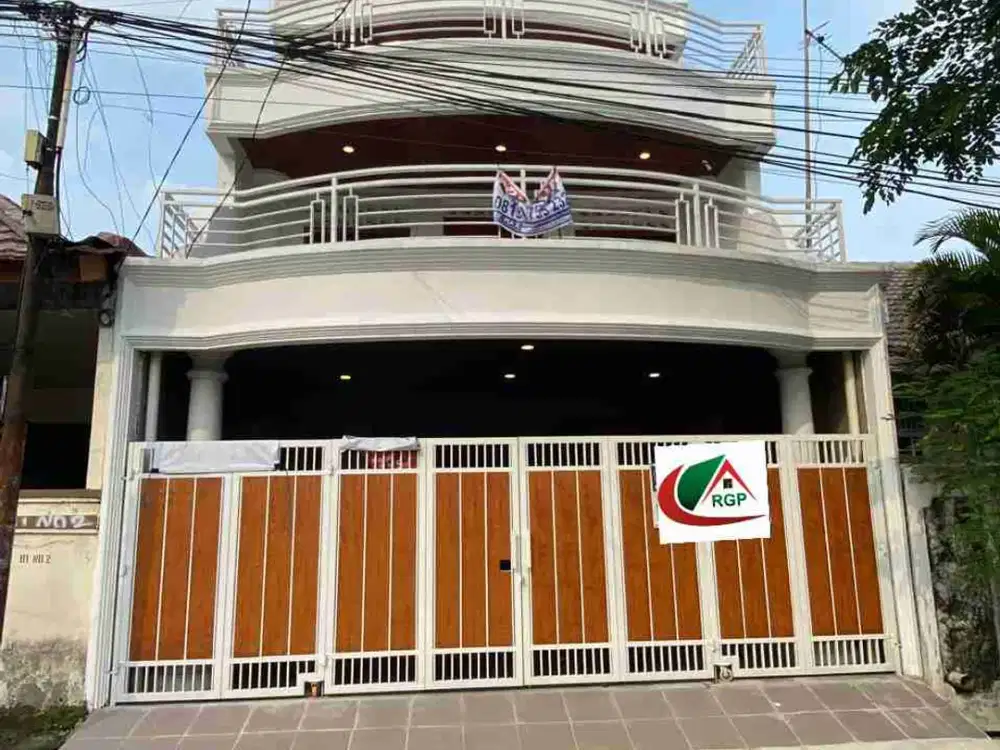 Dijual Rumah 3 lantai di Kemang Permata Bekasi
