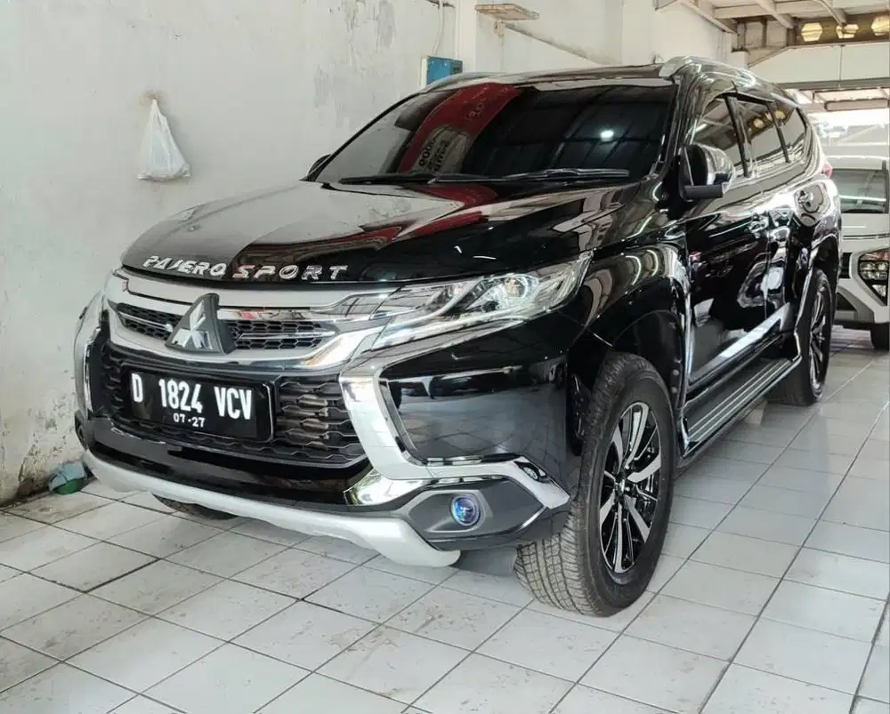 PAJERO SPORT DAKAR 2.4 AT 2017 LowKM 34rb RECORD MITSUBISHI BANDUNG
