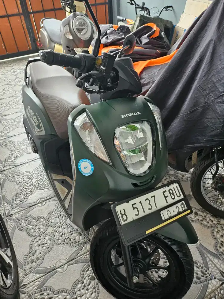 Dijual cepat Motor Honda Genio Kilometer rendah Type CBS-ISS wrn Green
