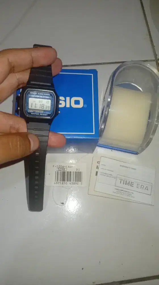 Casio F-105W-1ADF