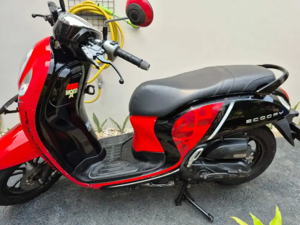 Honda Scoopy Tahun 2021 Hitam Merah