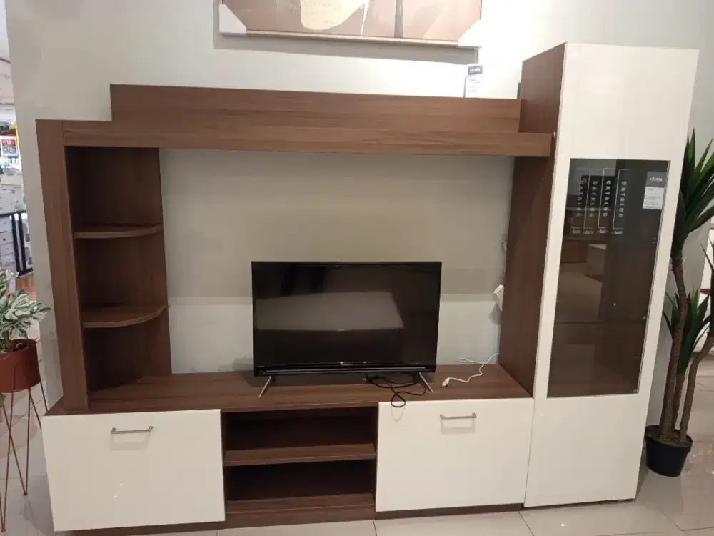 Rak TV saverio (bisa cicilan)