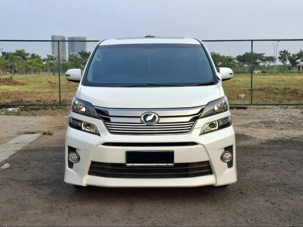 TOYOTA VELLFIRE Z GOLDEN EYES 2014