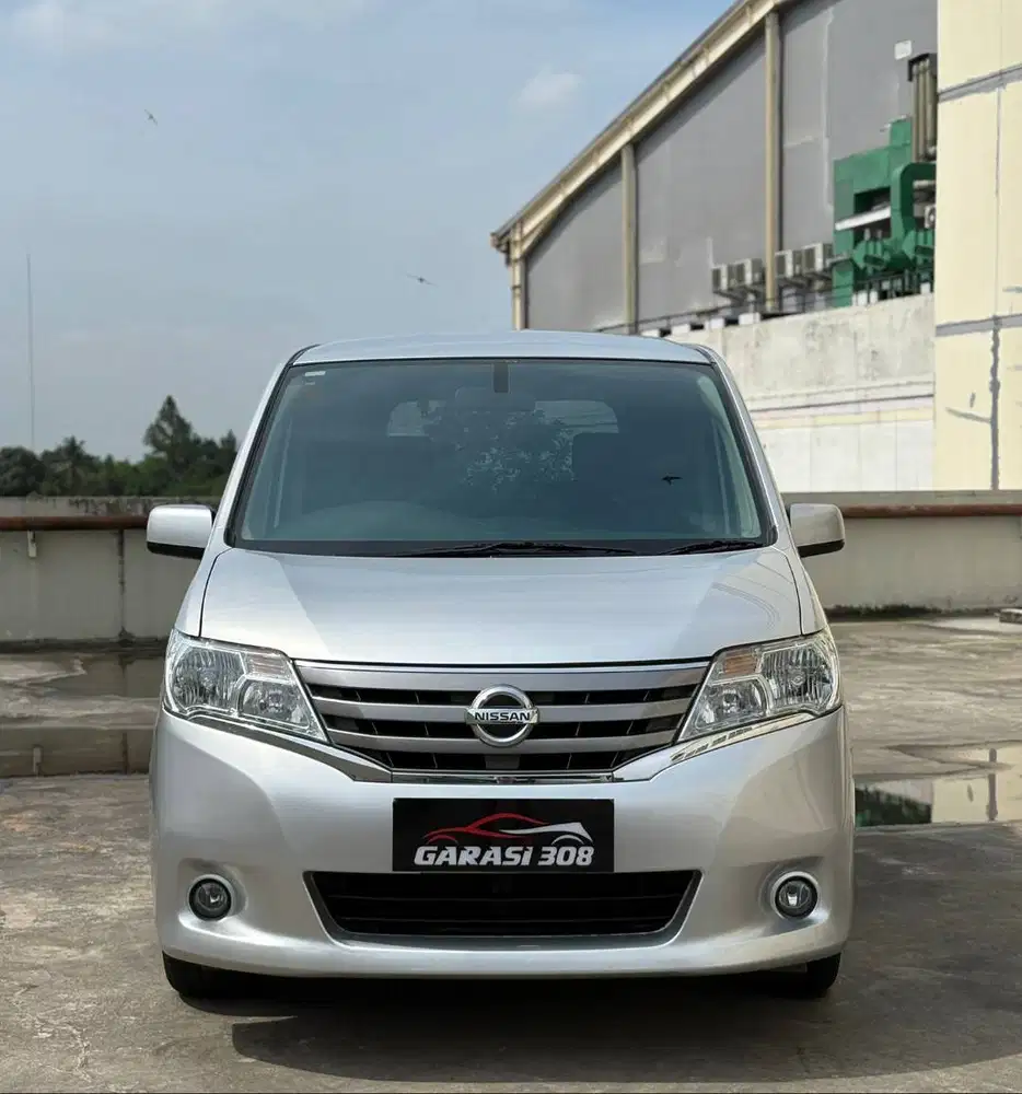Nissan Serena 2.0 X AT