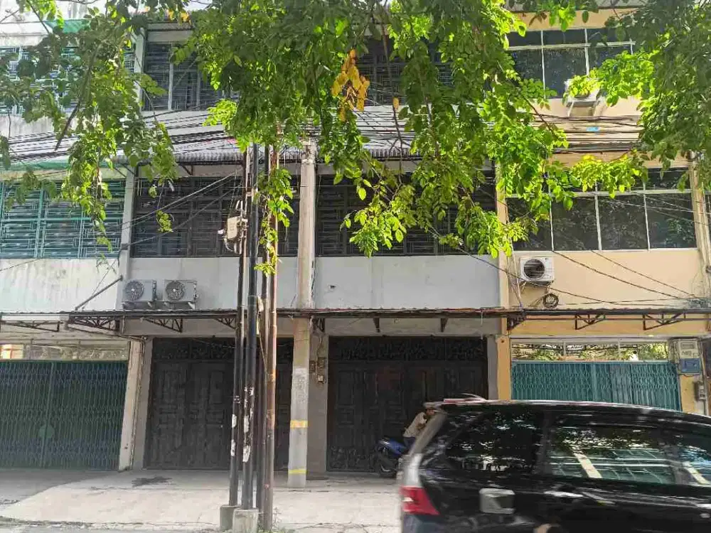 disewakan ruko gandeng jl timor(depan centre point)