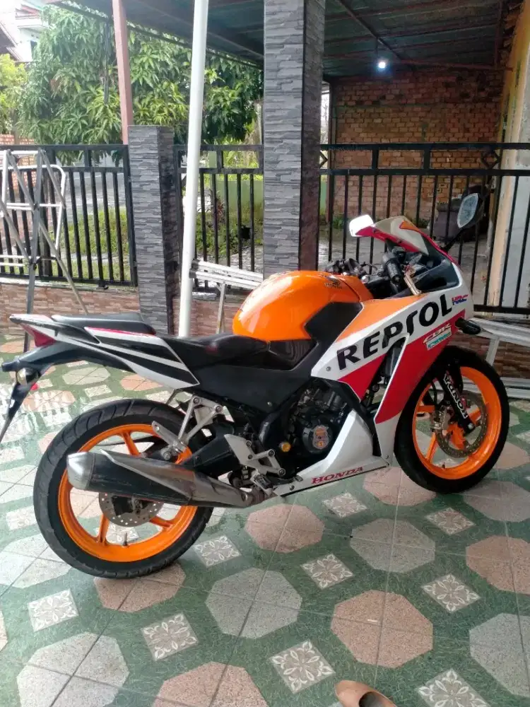 Jual CBR 150R  2015 oren