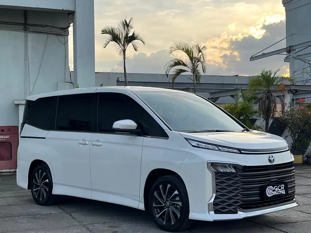 KM LOW 32RB RECORD !! TOYOTA VOXY 2.0 TSS 2022 AT MDL 2023/2024