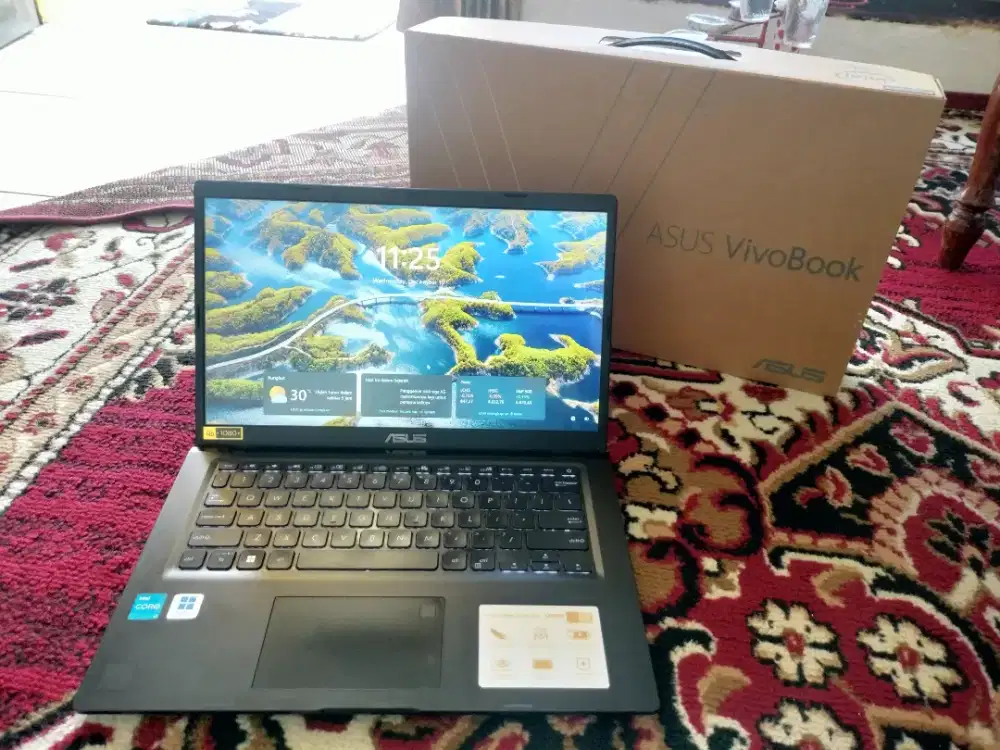 Asus Core i3 Gen 11 SSD 256 Ram 4 Keyboard Backlit Fullset