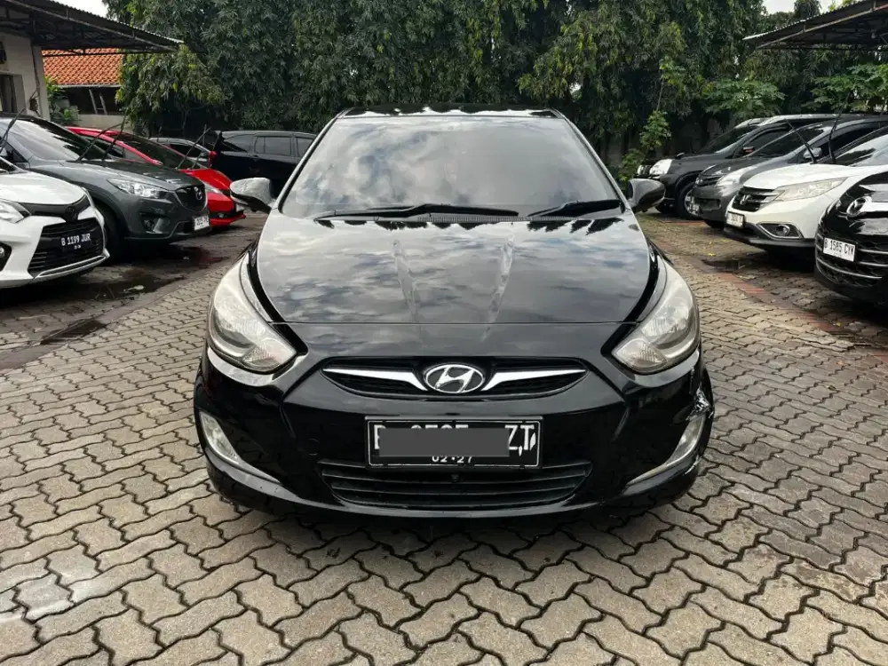 HYUNDAI GRAND AVEGA HB AT 2012 BLACK EDITION !!
