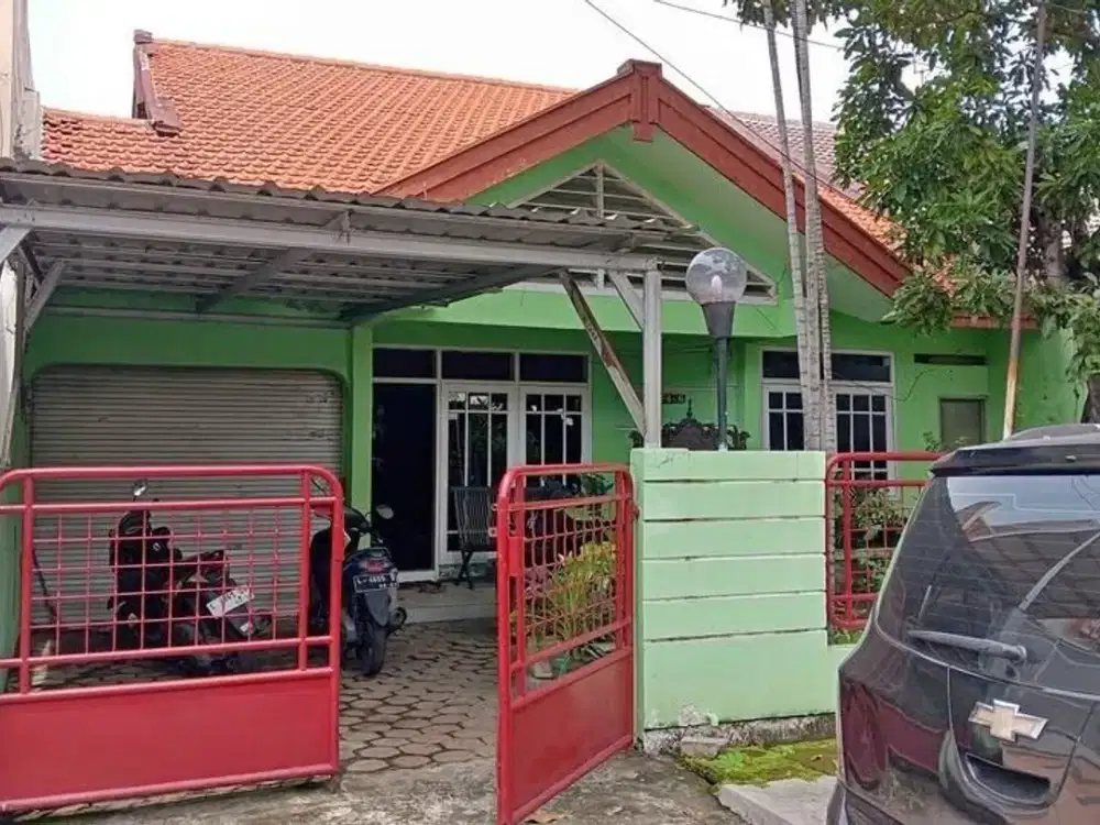 Rumah Terawat Nginden Intan Siap Huni Dekat MERR