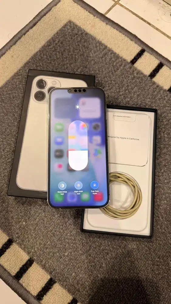 Dijual Iphone 13 Promax 512GB Silver Terdaftar Mulus Lengkap