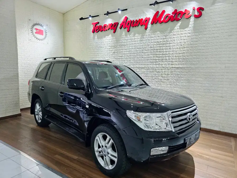 LANDCRUISER VXR200 LIKE NEW MULUS SIAP PAKAI