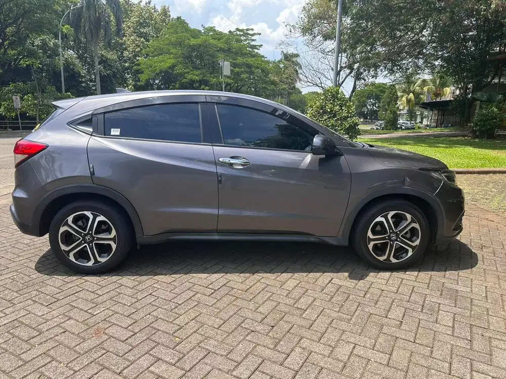 Honda HRV 2019 1.5 SE AT tangan pertama, pajak Aug-2026, bengkel resmi