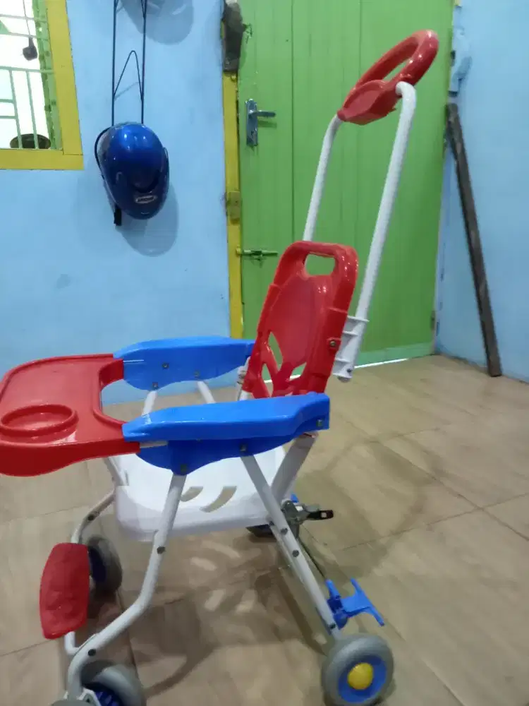Stroller Kursi Makan Roda Family
