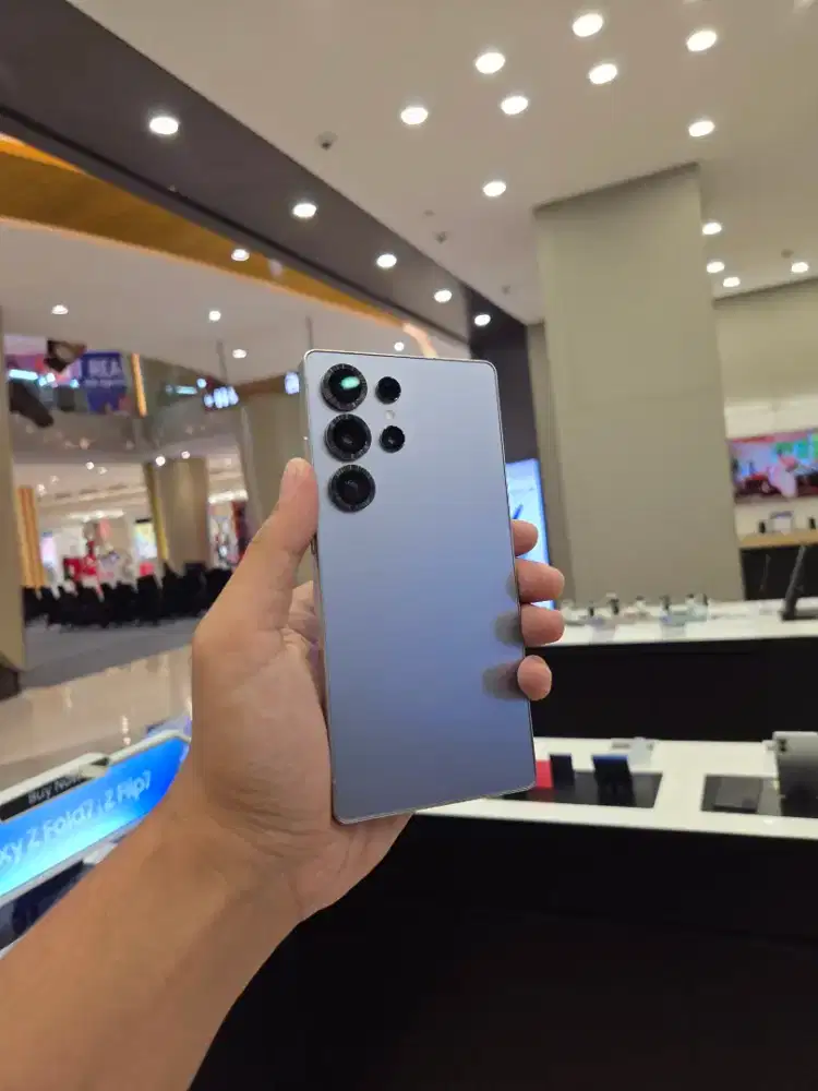 Samsung Galaxy S25 Ultra Free Galaxy Buds