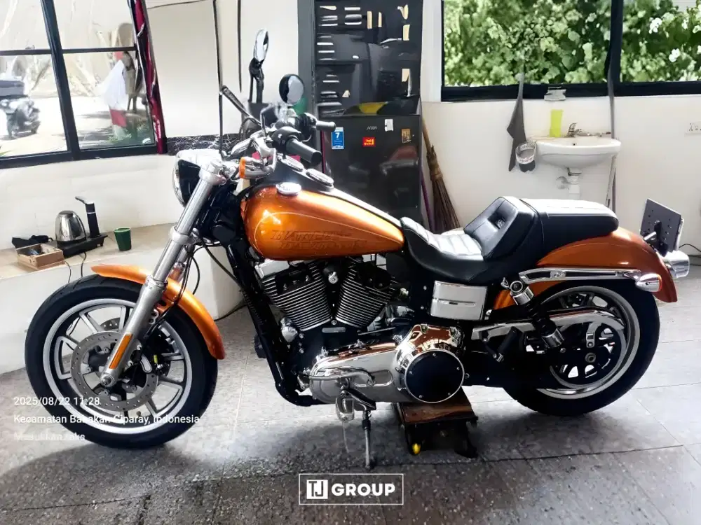 FOR SALE!! Harley-Davidson Dyna (ORANGE) 2015