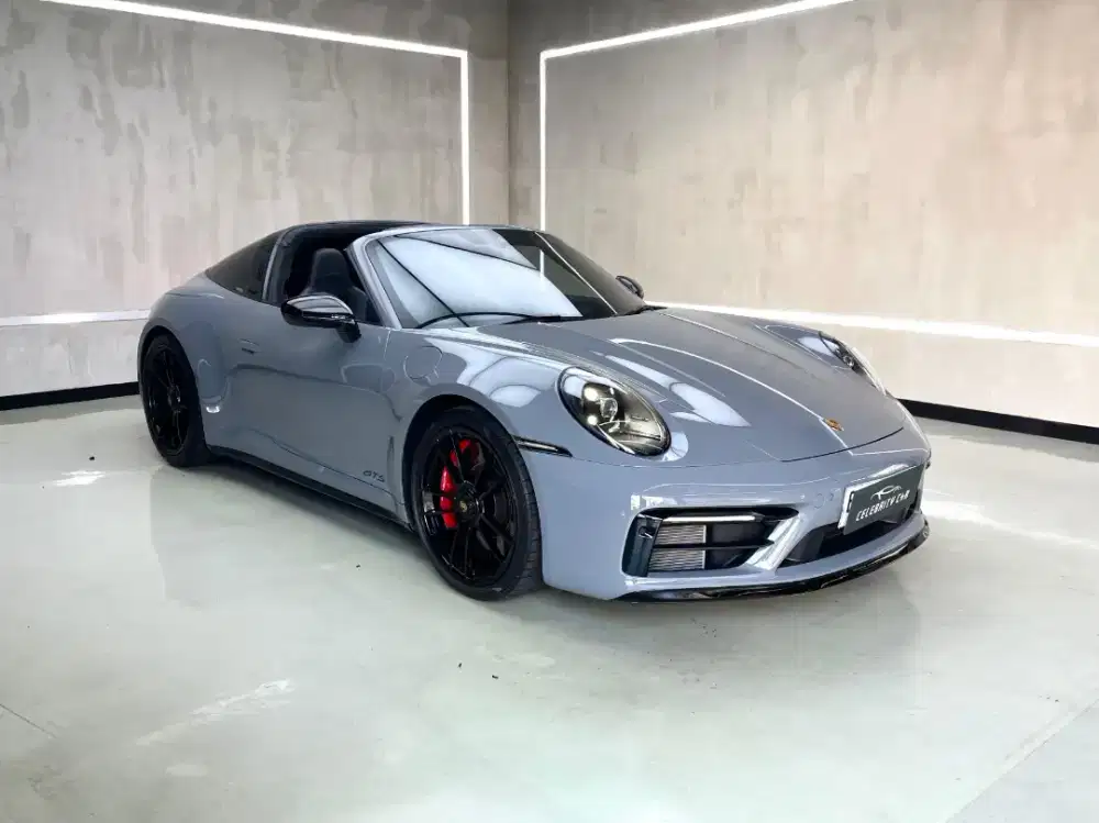 KM 3000 an Porsche 911 Targa 4 GTS 2023 Artic Grey