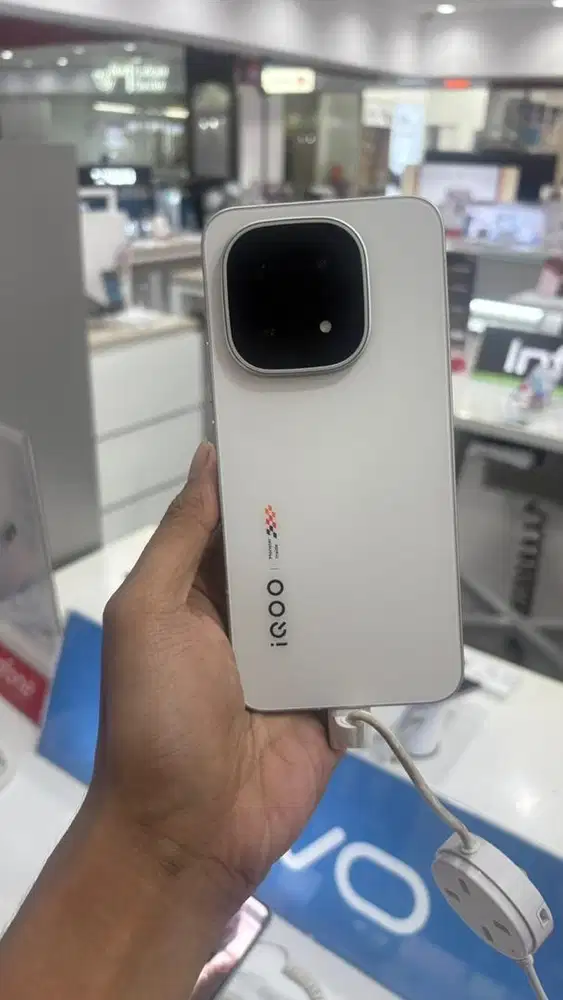IQOO 15 16/512 GB NEW SEGEL