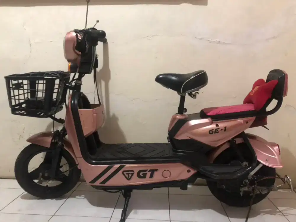 SEPEDA MOTOR LISTRIK