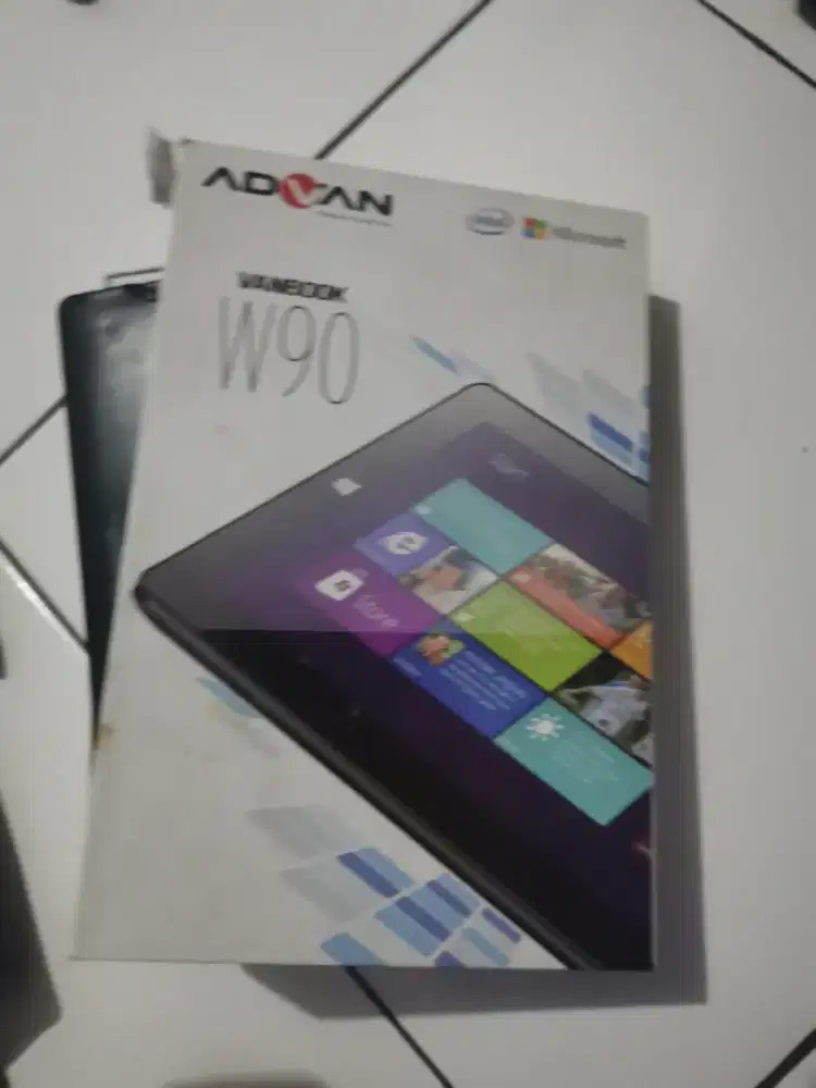 Tab Advan Vanbook w90