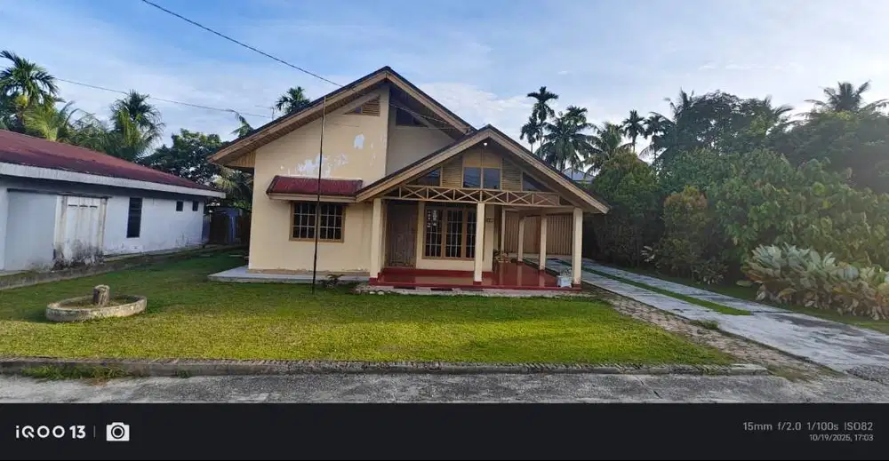 BISA NEGO! Dijual Rumah + Perabotan + Sertifikat Tanah SHM, Pekanbaru!