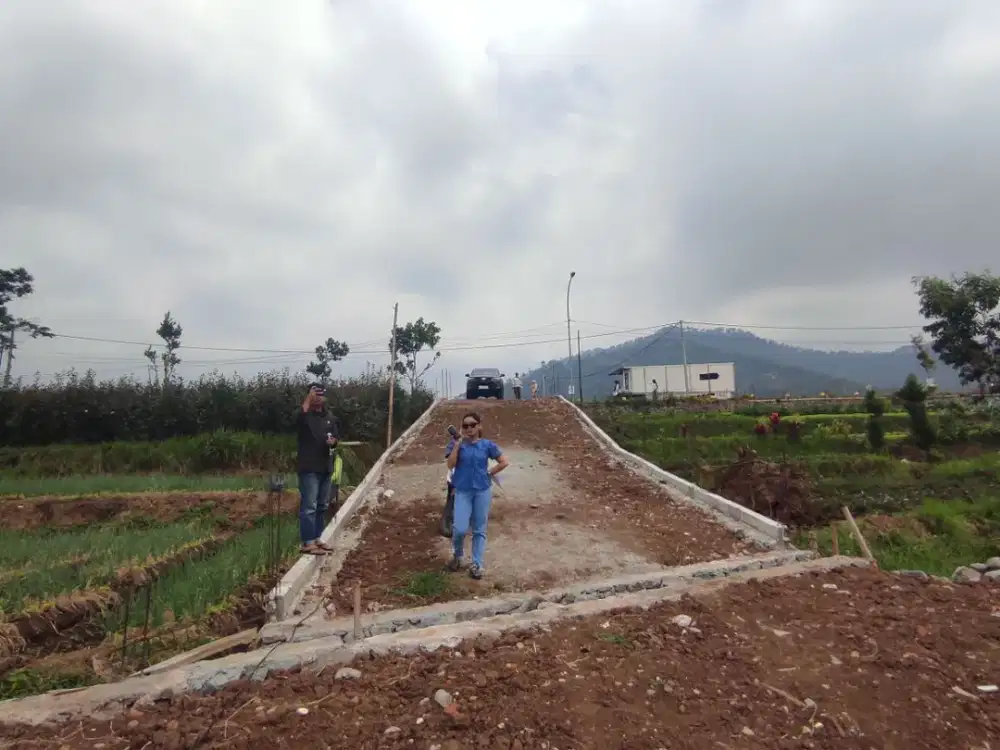 1,5 M Villa Inden Bangun Dekat Alun-Alun Batu Di Jual