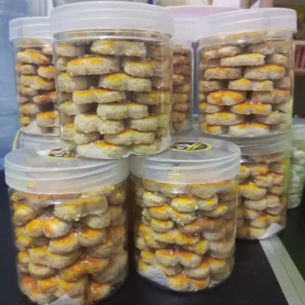 KUE KACANG ADUHAI