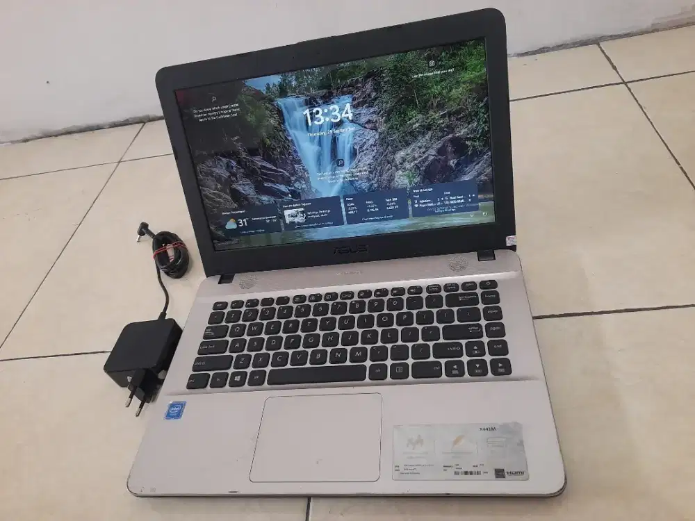 Laptop asus X441M-ram 4GB/HDD 1TB.TRACKPAD.WIFI.BLUETOOTH