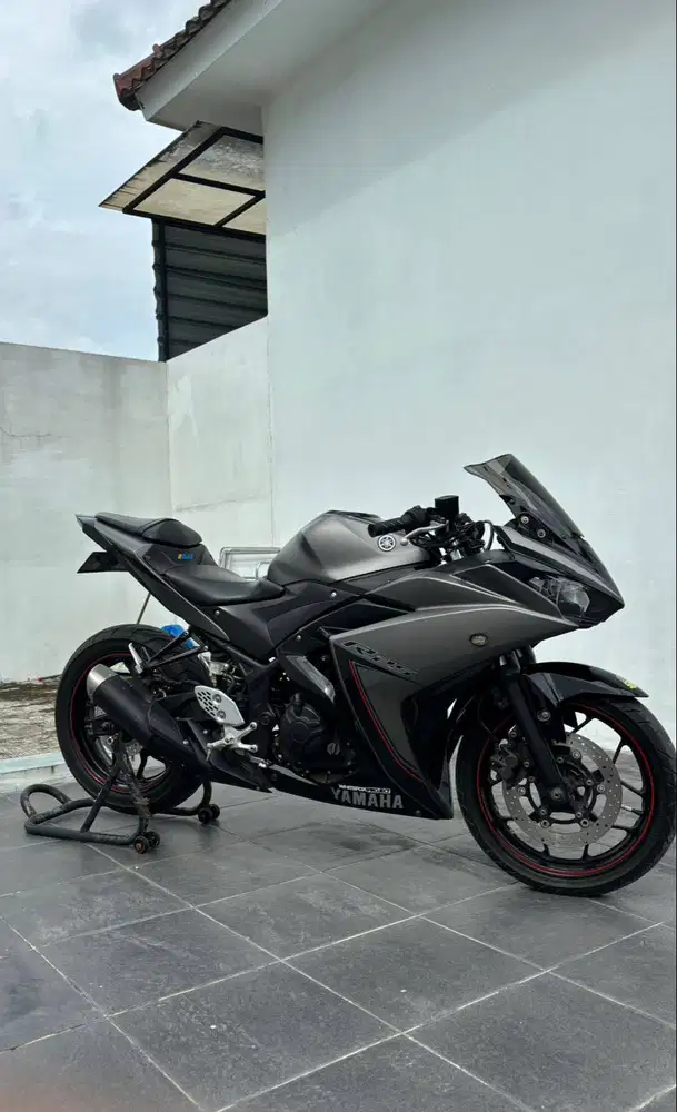 Dijual Yamaha YZF-R25 Grey Matte tahun 2016/2017